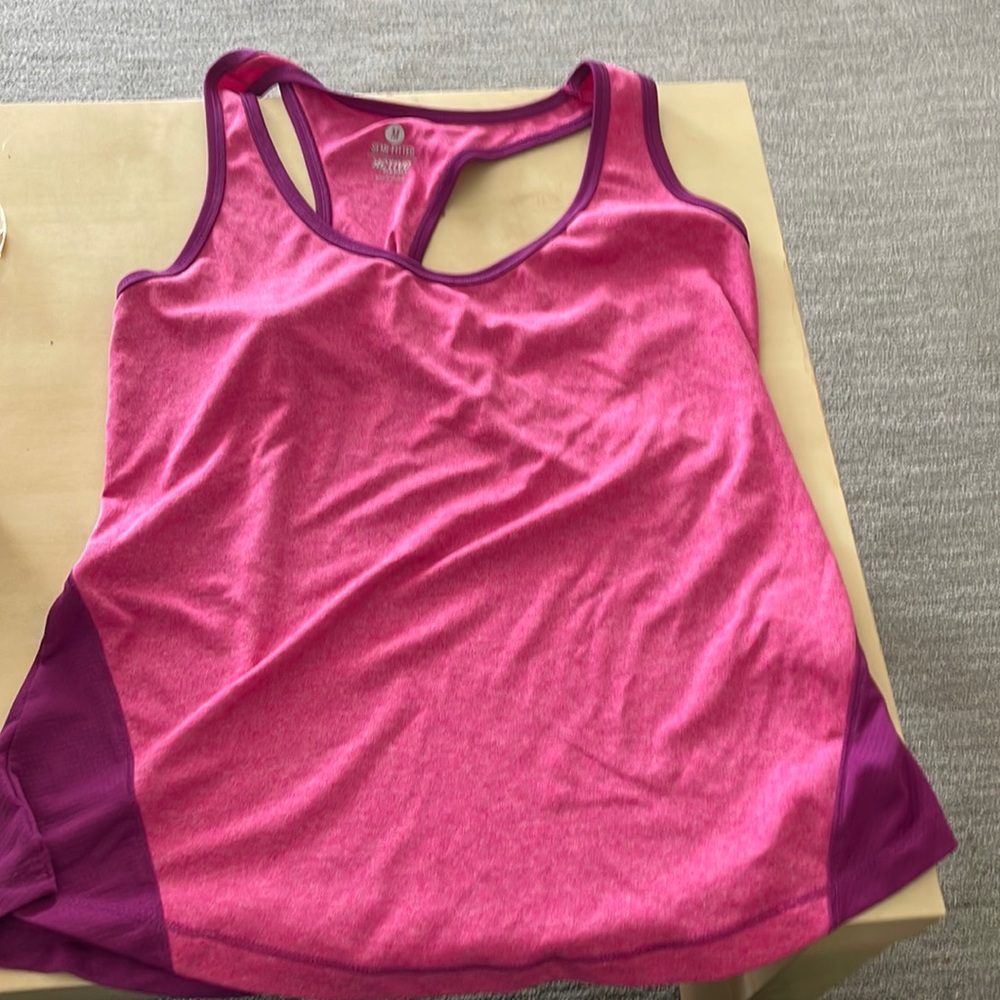 Sports top